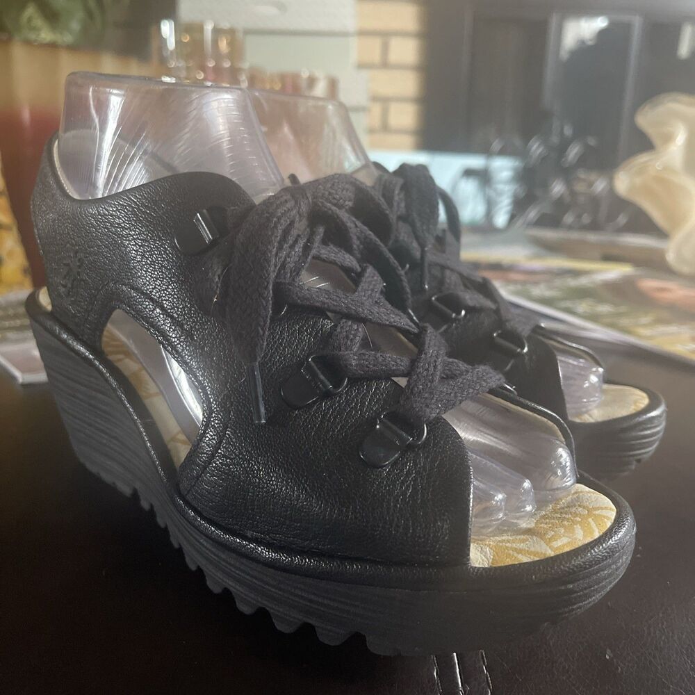 Fly London YLFA Lace Up Wedge Sandals Women's Size 7 Black Leather Artsy Boho